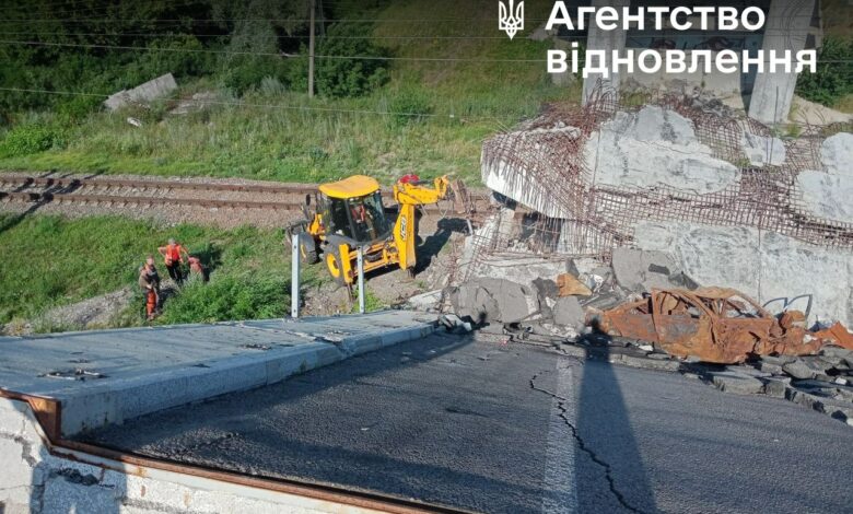 На Чернігівщині відновлюють ще один міст (Фото)