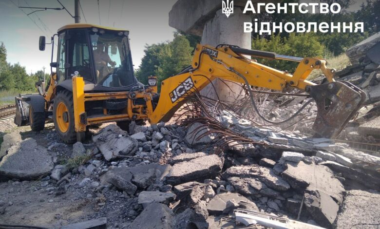 На Чернігівщині відновлюють ще один міст (Фото)