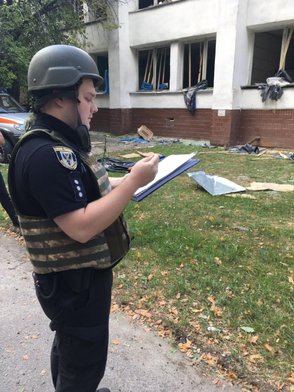 Поліцейські документують наслідки ворожої атаки по Чернігівщині (Фото)