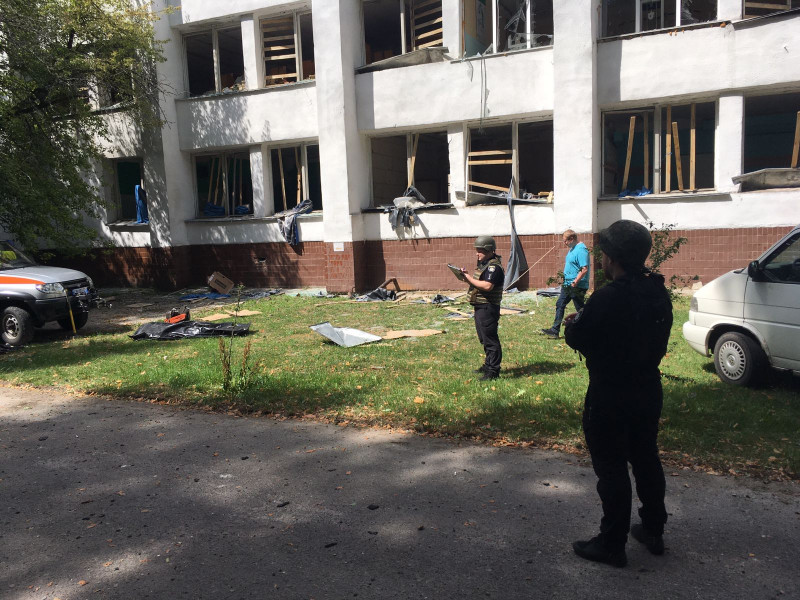 Поліцейські документують наслідки ворожої атаки по Чернігівщині (Фото)