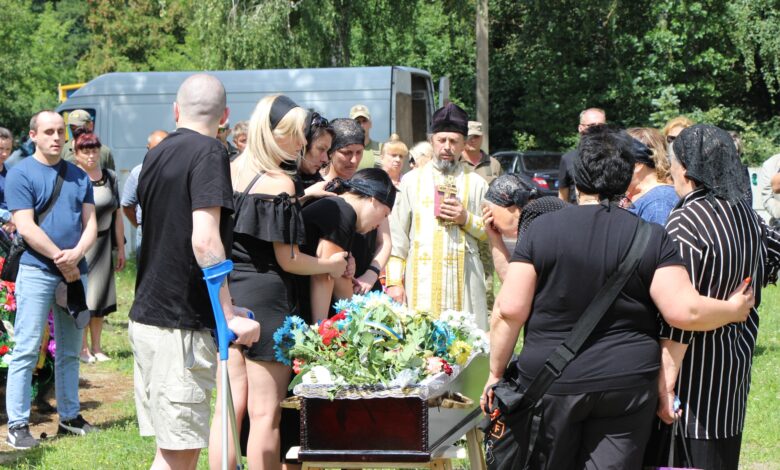 Сновщина провела в останній путь героя