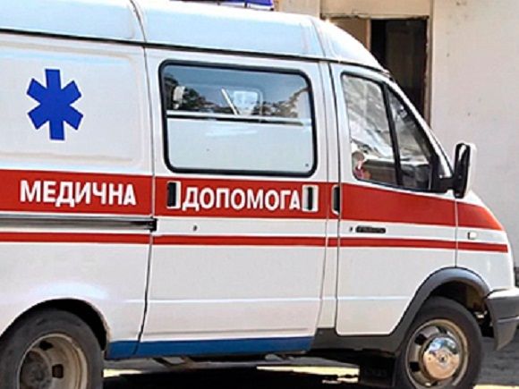 У Чернігові 9-річну дитину затисло дверима маршрутки: дівчинку госпіталізували