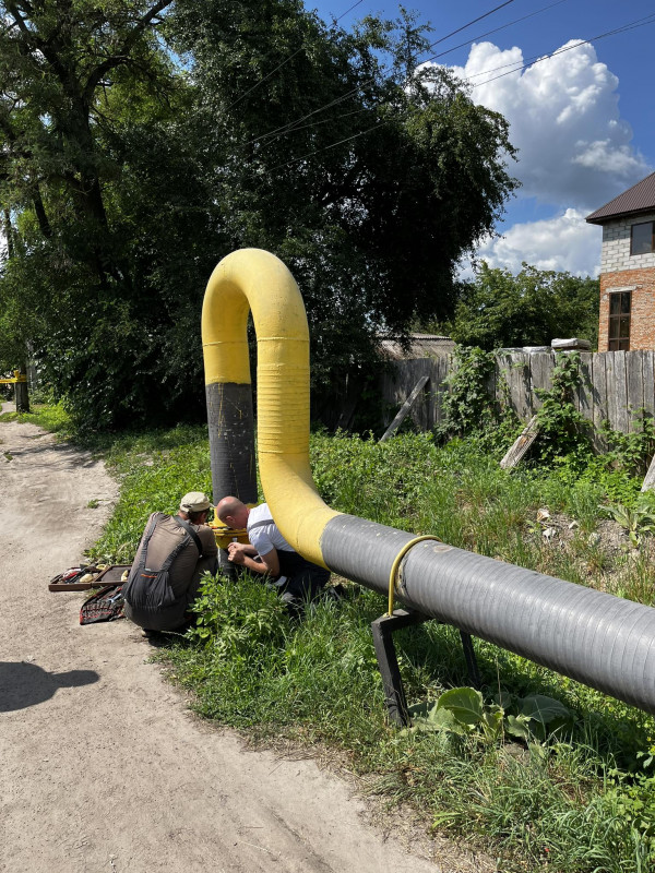 У Ніжині автівка в’їхала в газову трубу: більше як дві тисячі абонентів – без газу (Фото)