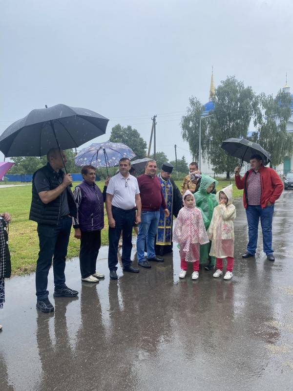 У селі на Чернігівщині відкрили дитячий майданчик (Фото)