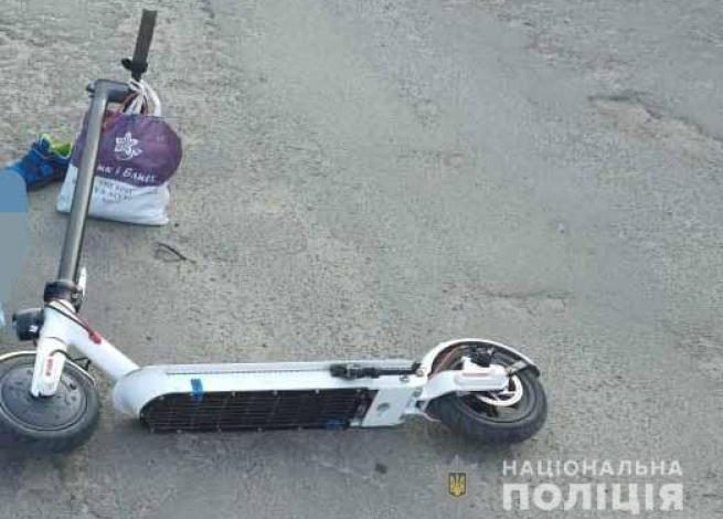 ДТП у Чернігові: позашляховик збив дитину на самокаті