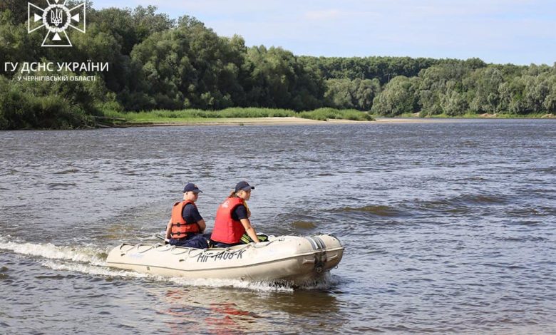 Із Десни підняли тіло чоловіка, який потонув три дні тому