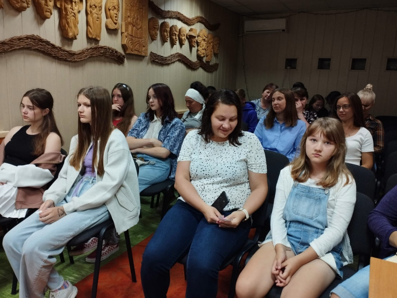 «Кіно для ЗСУ»: у Сосниці переглянули мотиваційний фільм і зібрали 1380 грн