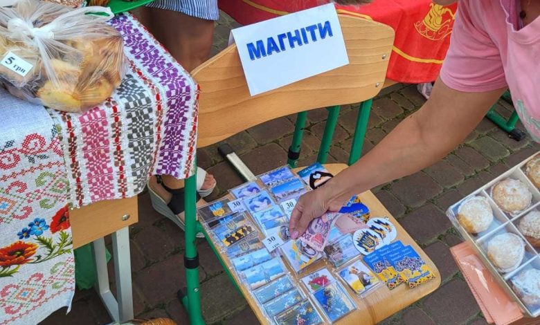 На благодійному ярмарку у менській школі зібрали понад 37 тисяч гривень (Фото)