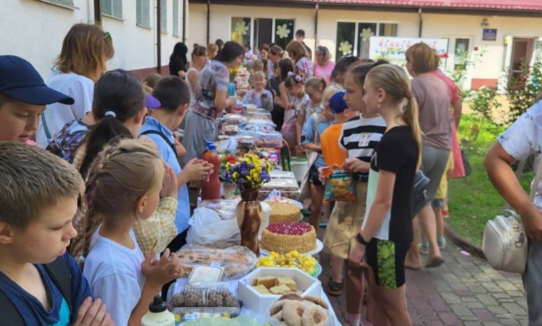 На благодійному ярмарку у менській школі зібрали понад 37 тисяч гривень (Фото)