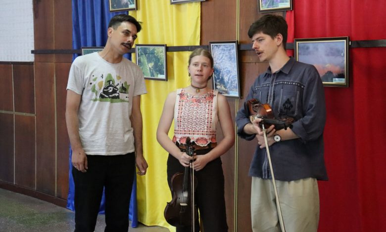 На Чернігівщині представили виставку робіт загиблого на фронті Героя (Фото)