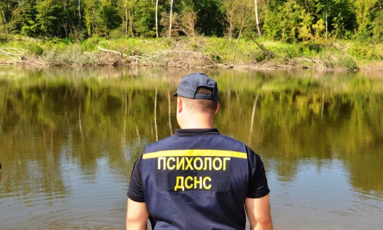 На Чернігівщині у Десні тривають пошуки дівчини, яка потонула (Фото)