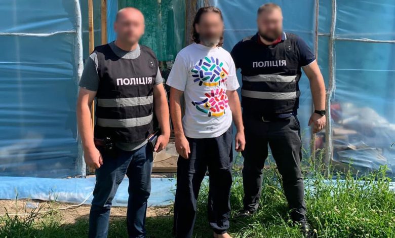 На Чернігівщині викрили чоловіка в незаконному вирощуванні конопель і зберіганні зброї