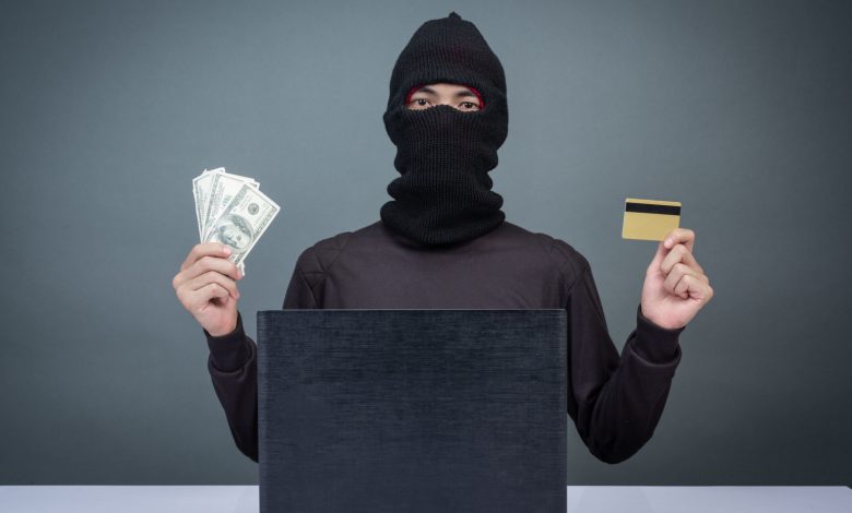 Натрапила на оголошення «Допомога всім українцям 6000 гривень»: ще одна мешканка Чернігівщини стала жертвою шахрайства