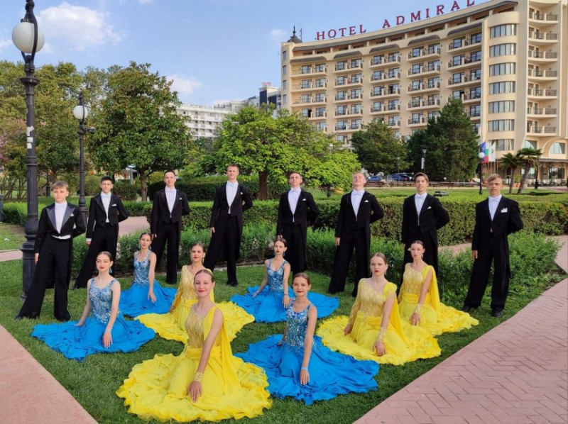 Ніжинські танцюристи привезли нагороди із Болгарії