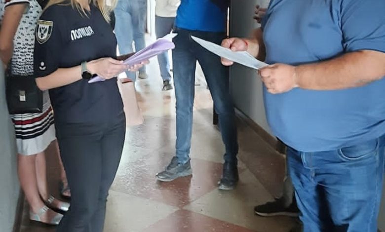 Поліція Чернігівщини затримала трьох співробітників комунального підприємства, які привласнили пальне вартістю понад мільйон гривень (Фото)