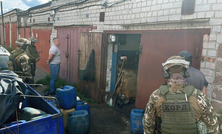 Поліція Чернігівщини затримала трьох співробітників комунального підприємства, які привласнили пальне вартістю понад мільйон гривень (Фото)