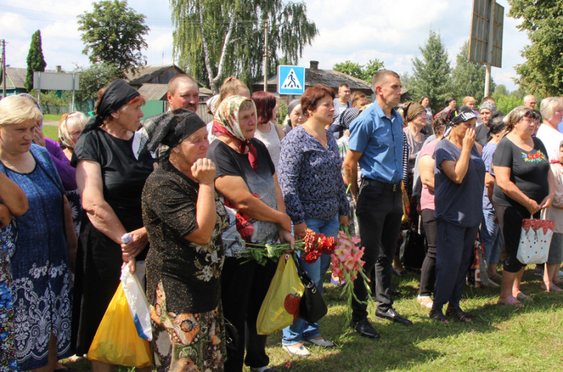 Трагічна втрата: у Сновській громаді в ДТП загинув воїн
