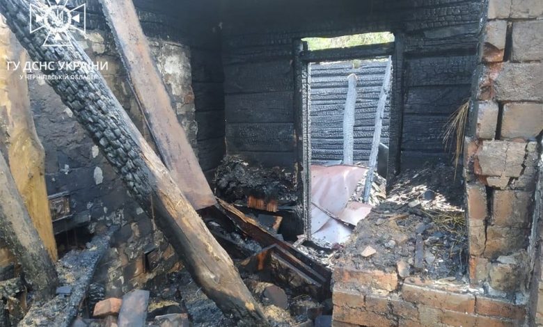 У Чернігівській області вогнеборці ліквідували 2 пожежі житлових будинків (Фото)