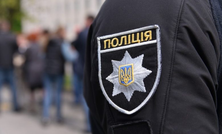 У Чернігові патрульні повернули додому 5-річну дитину, яка загубилася