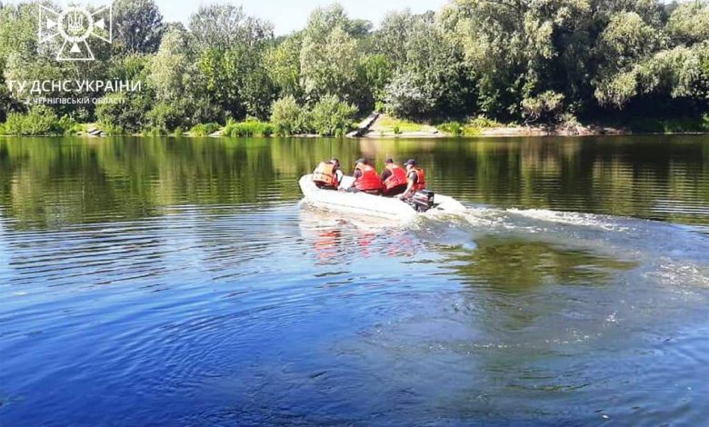 У Чернігові продовжуються пошуки потонулого чоловіка (Фото)