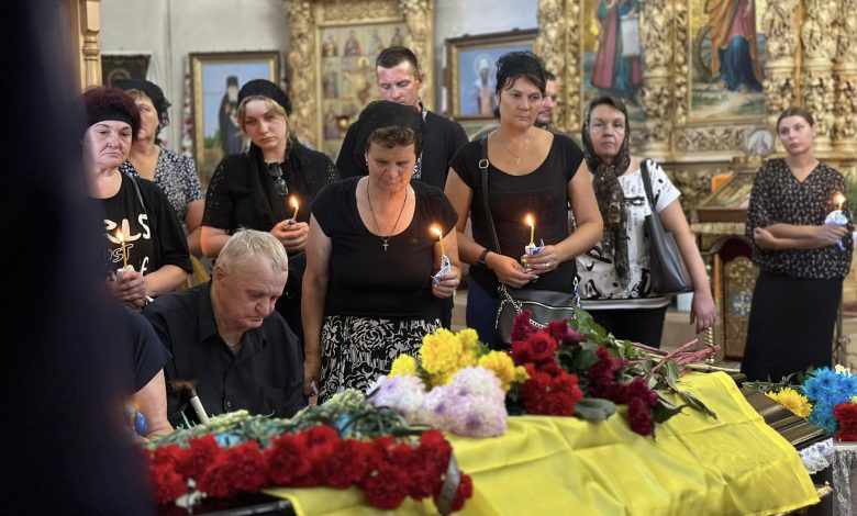 У Чернігові прощалися із трьома захисниками