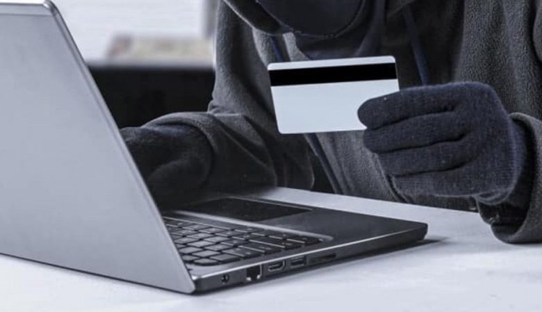 У жителя Чернігівщини шахраї зняли з рахунку майже 40 тисяч