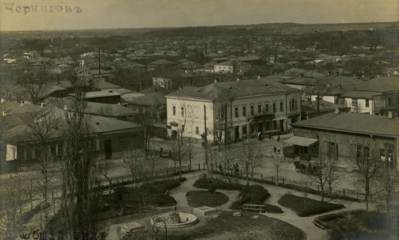 Від торговельних рядів – до сучасних споруд: як формувався архітектурний ансамбль Красної площі в Чернігові