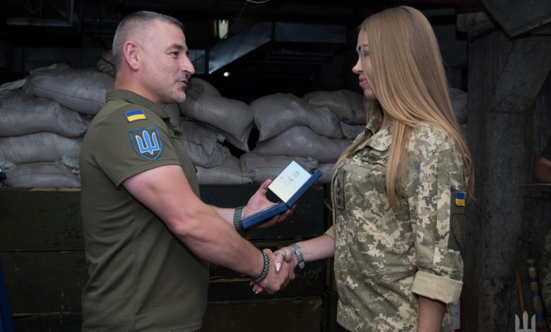 Віктор Ніколюк від імені Головнокомандувача ЗСУ нагородив військових, які захищали Чернігів (Фото)