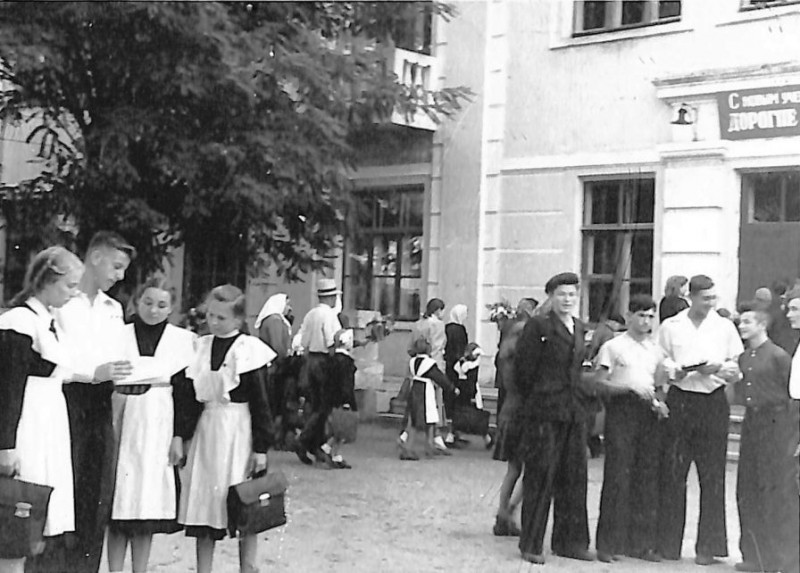 Архівні скарби: епізоди минулого з життя шкіл Чернігівщини (Фото)