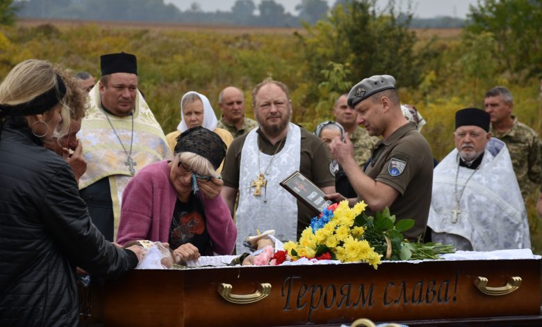 Чернігівщина провела в останню путь загиблого спецпризначенця Дениса Граневського