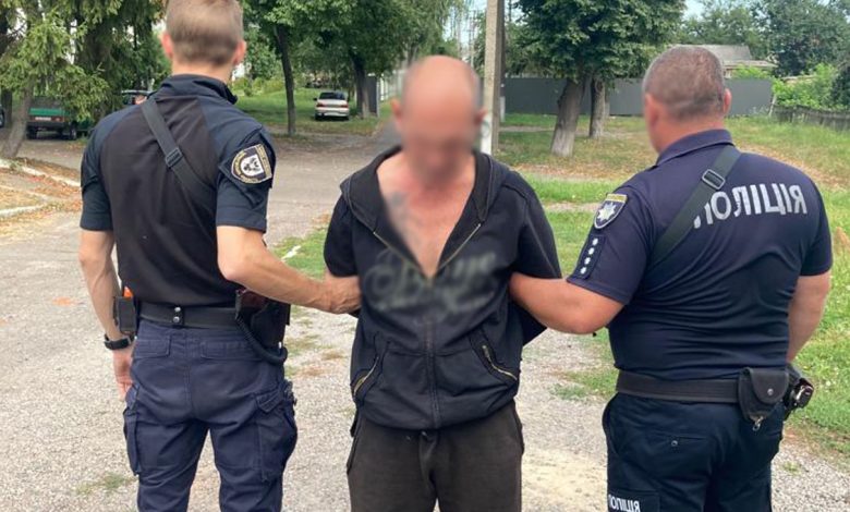 Корюківські поліцейські затримали торгівця зброєю та боєприпасами (Фото)