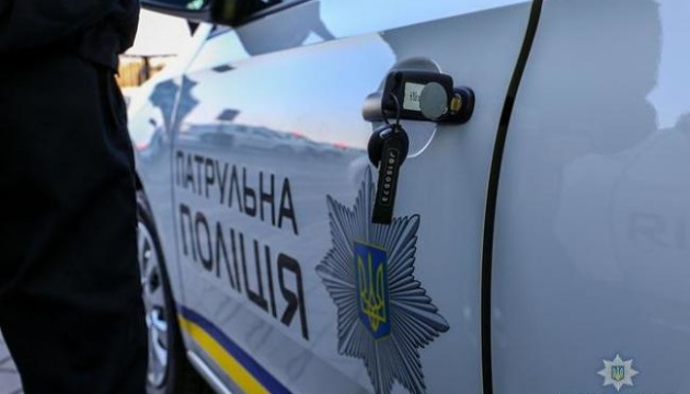 На блокпосту в пасажира Mercedes виявили наркотики