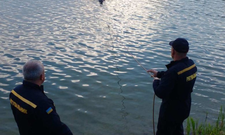 На Чернігівщині з води дістали тіло чоловіка