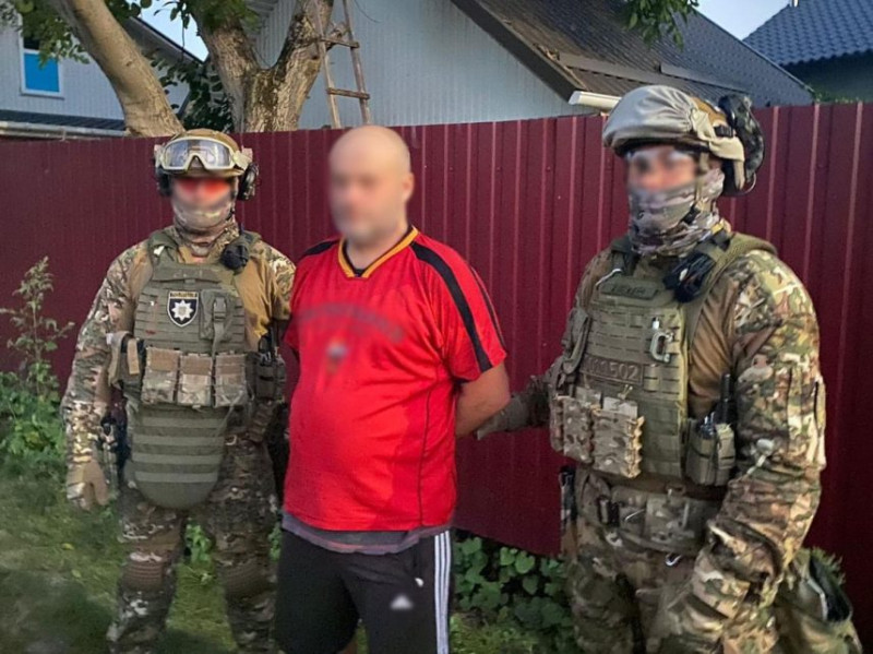 На Чернігівщині затримали злодіїв, які викрали сейф із понад 650 тисячами гривень
