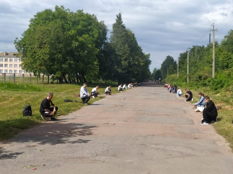 Навколішки провели в останню путь воїна з Чернігівщини