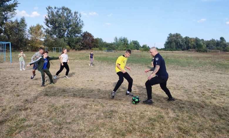 Поліцейські Чернігівщини влаштували спортивне свято для дітей