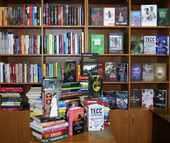 Понад 700 нових книжок отримала головна бібліотека Чернігівщини