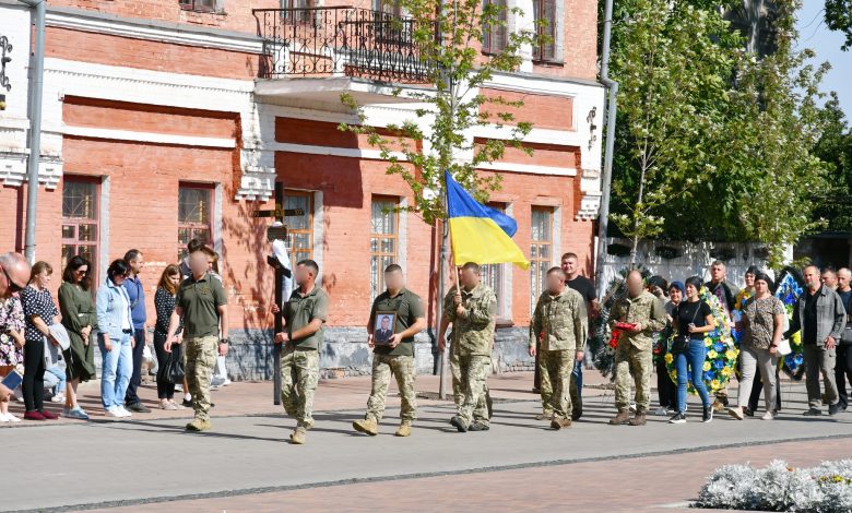 У Ніжині провели в останній путь Захисника