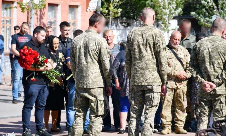 У Ніжині провели в останній путь Захисника