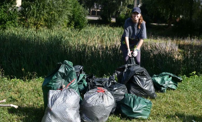 У Ніжині провели загальноміську толоку, приурочену до Всесвітнього дня прибирання (Фото)