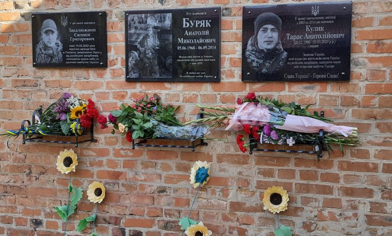У Носівській громаді відкрили Меморіальні дошки ще двом Героям