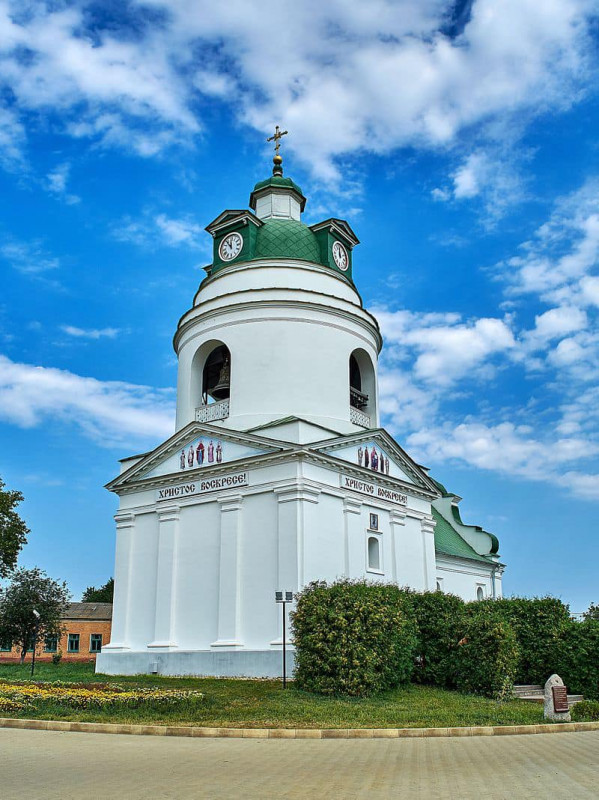 Унікальна церква-дзвіниця розташована на Чернігівщині (Фото)