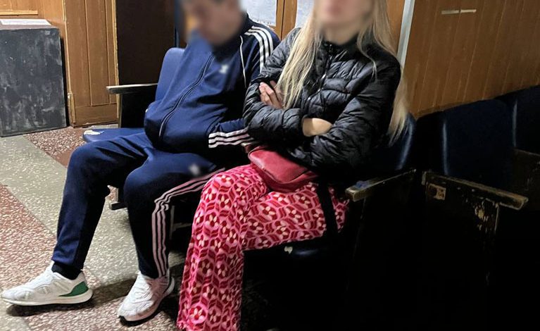 Чернігівські поліцейські викрили двох громадян, які запустили феєрверк: відкрито кримінальне провадження (Фото)