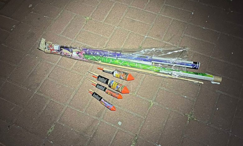 Чернігівські поліцейські викрили двох громадян, які запустили феєрверк: відкрито кримінальне провадження (Фото)