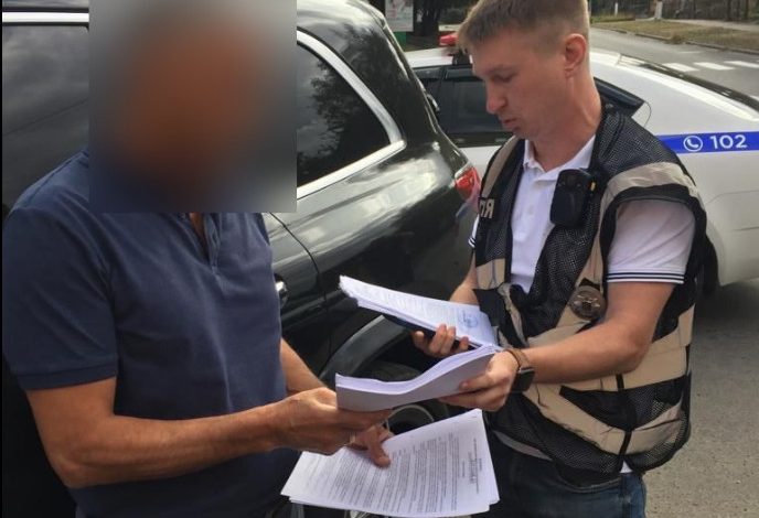 Директор фірми з Чернігівщини привласнив бюджетні кошти на ремонті дороги у Сумській області