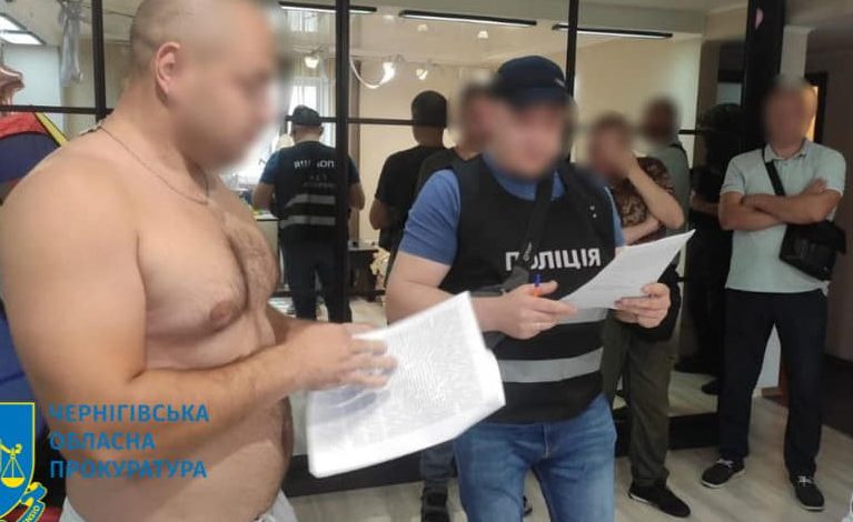 Двох чернігівців судитимуть за незаконне переправлення військовозобов’язаних за кордон
