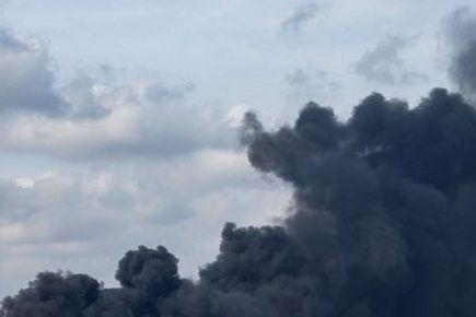 Горіли приватні будинки: росіяни вкотре обстріляли прикордоння Чернігівщини