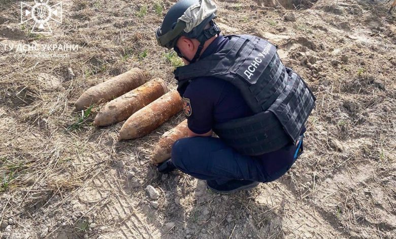 На Чернігівщині сапери продовжують вилучати вибухонебезпечні предмети та розмінування територій