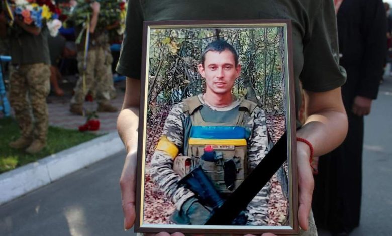 На Чернігівщині в останню путь провели загиблого воїна