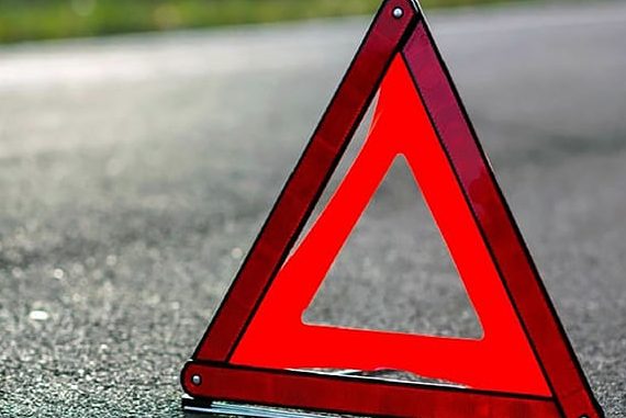 На Чернігівщині водій в’їхав у дерево та загинув на місці ДТП